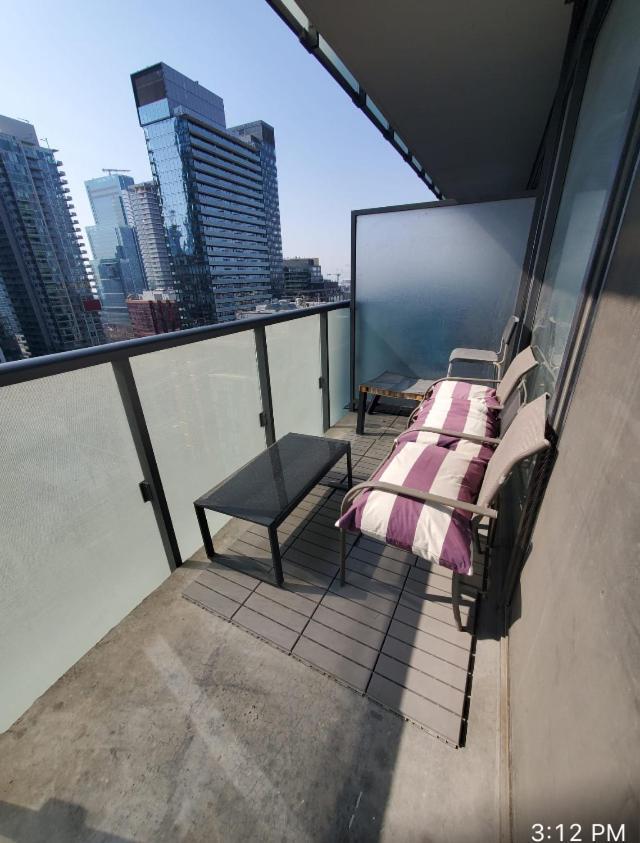 Comfortable Central Downtown Condo - Toronto Luaran gambar